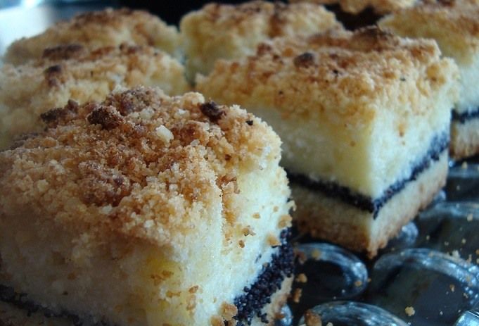 Aguonų ir varškės tortas