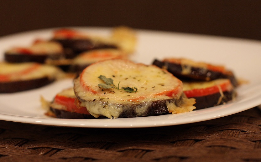 Puikusis tercetas: baklažanas, pomidoras, mozzarella