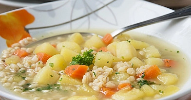 Vokiška perlinių kruopų sriuba (Graupensuppe) su šonine