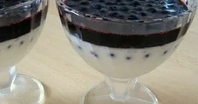 Desertas: Panna-cotta su mėlynių užpilu arba Rojus žemėje