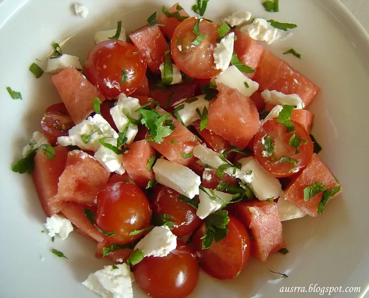 Arbūzo salotos su pomidorais ir feta