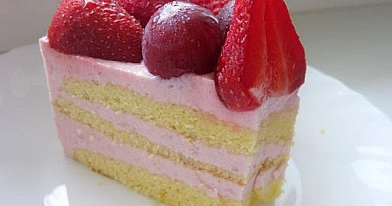 Tortas "Braškinė gaiva"