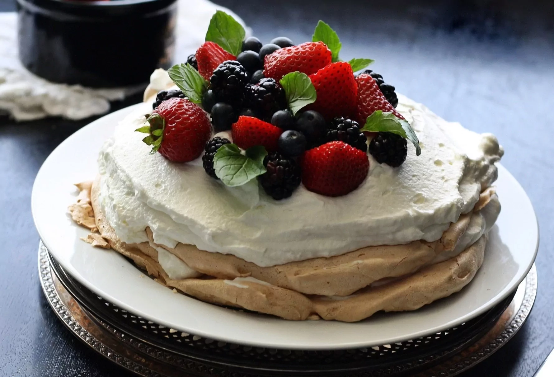 Tortas "Pavlova" - gaminkite iškart du!