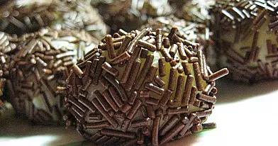 Labai saldūs saldainiai - Brigadeiro branco