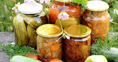 Ši daržovių mišrainė žiemą taps nepakeičiama - skaniausia gardinti sriubas, troškinius, pyragus ir garnyrą
