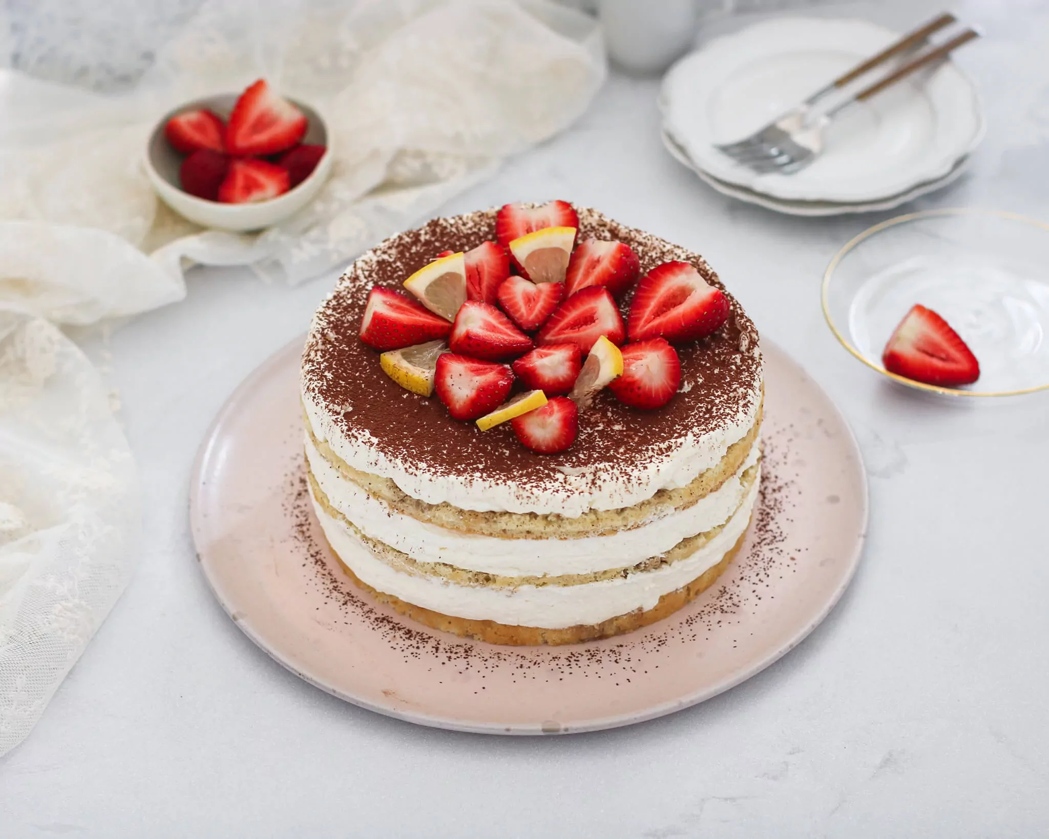 Nuogas tiramisu maskarponės sūrio tortas