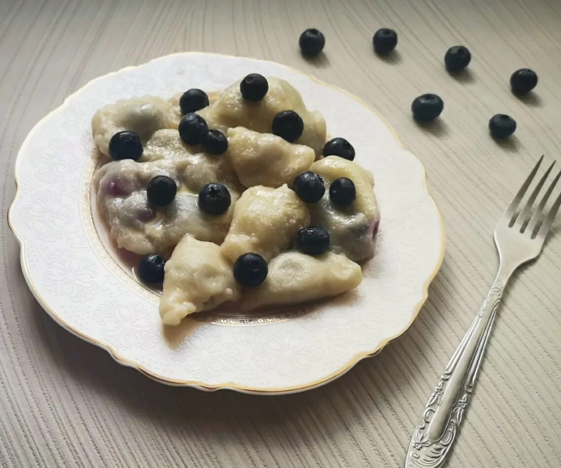 Šaltanosiai arba virtinukai su mėlynių įdaru