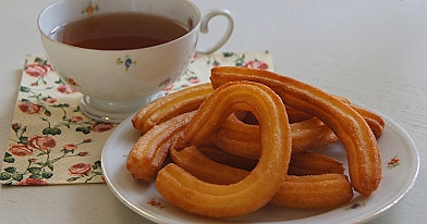 Ispaniški sviestiniai sausainiai Churros - Čiuros su pienu