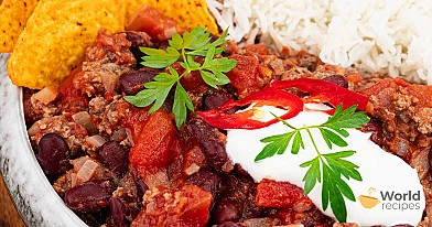 Chili con carne - meksikietiškas jautienos faršo ir pupelių troškinys