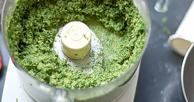 Krapų ir petražolių naminis pesto padažas