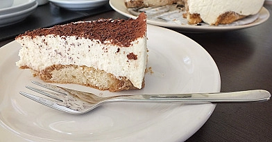 Nekeptas tiramisu tortas su maskarponės kremu