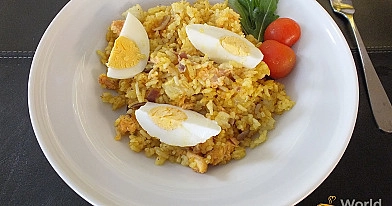 Lašišos kedgeree su ilgagrūdžiais ryžiais ir kiaušiniais