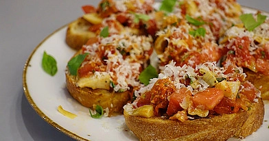 Bruschetta su pomidorais ir nduja