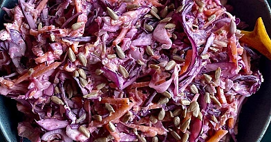 Coleslaw salotos su saulėgrąžomis ir linų sėmenimis 🥗