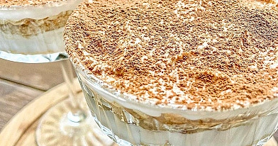 Bananinis jogurtinis Tiramisu be kiaušinių