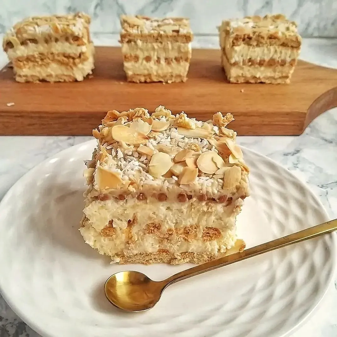 Nekeptas greitas saldžių krekerių tortas su grietinės kremu