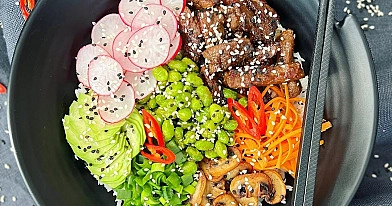 Ryžių dubenėlis su teriyaki antiena