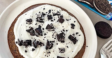 Greitas Oreo pyragas su bananu ir kakava, keptas keptuvėje