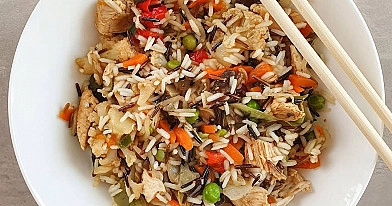 Azijietiško stiliaus troškinys su vištiena ir ryžiais 🍚