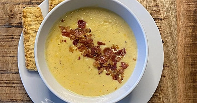 Trinta žiedinių kopūstų ir čederio sūrio sriuba