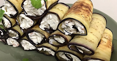 Baklažanų suktinukai su tepamu varškė sūriu ir džiovintais pomidorais 🍆