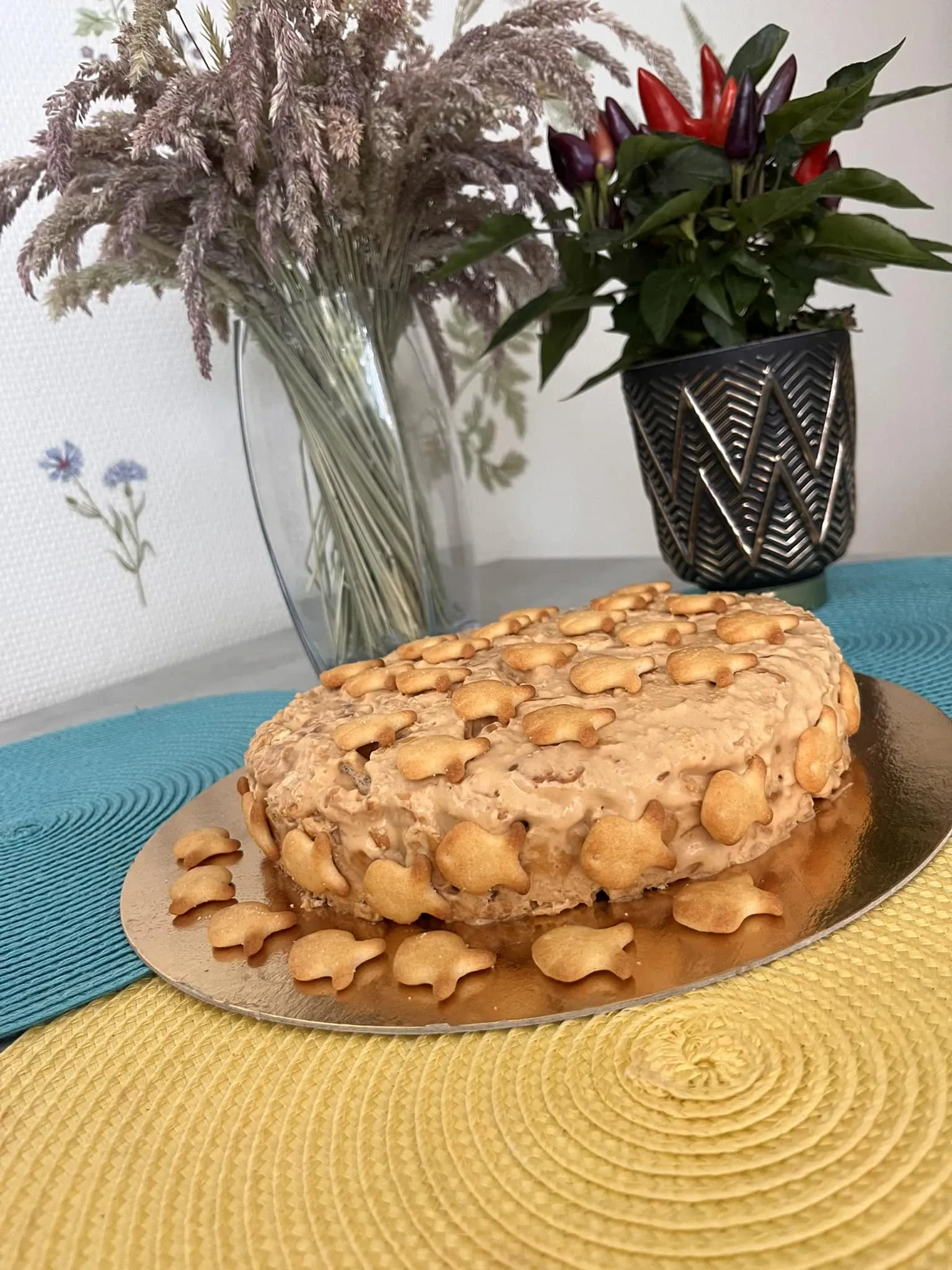 Lengvai pagaminamas karamelinis krekerių tortas su Rududu