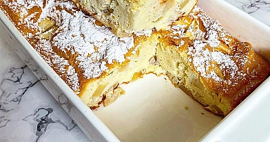 6 ingredientų obuolių pyragas su grietine, kiaušiniais ir kepimo milteliais