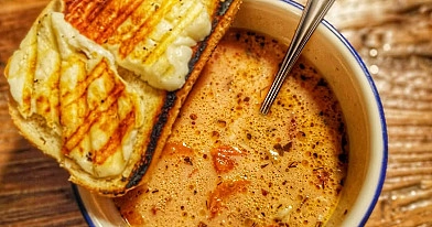 Trinta pomidorų sriuba su lęšiais ir cukinija