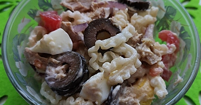 Mišrainė su tunu ir makaronais