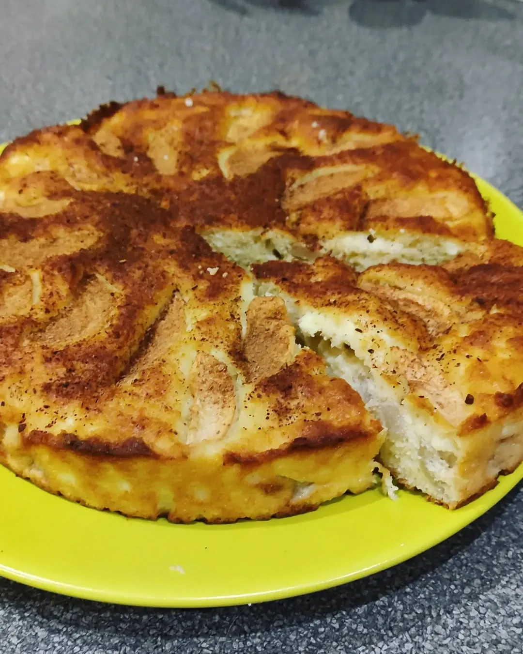 Pyragas su rikota (ricotta) ir obuoliais