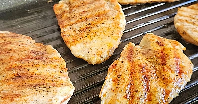 Ant grotelių - grilyje kepta vištiena su teriyaki padažu