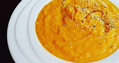 Trinta morkų ir kuskuso sriuba su vištiena