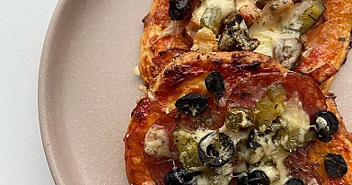 Sveikesnės mini picos iš varškės ir graikiško jogurto