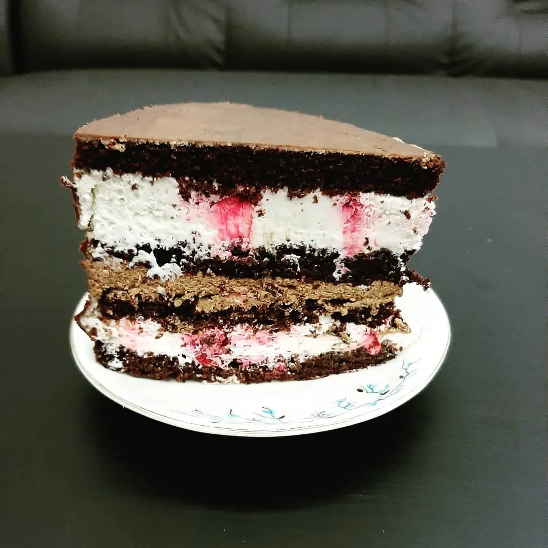 Tortas "Juodasis miškas" (Black forest cake) su maskarponės kremu, pagal Beatą