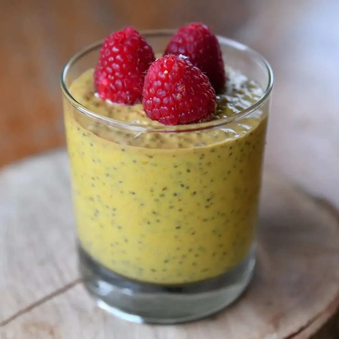 Kokosinis mango chia pudingas su avokadu