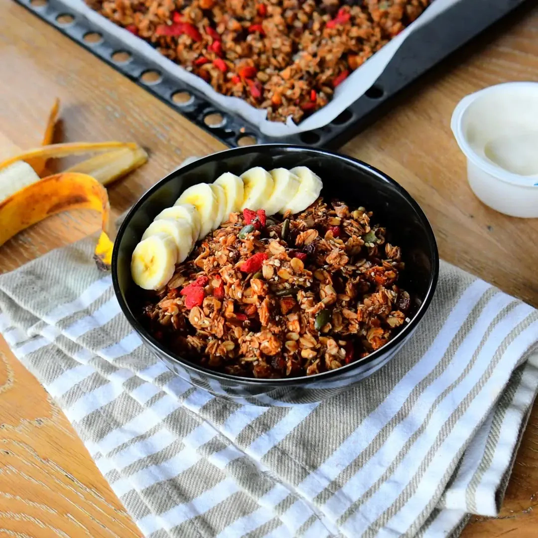 Klasikinė naminė granola be cukraus