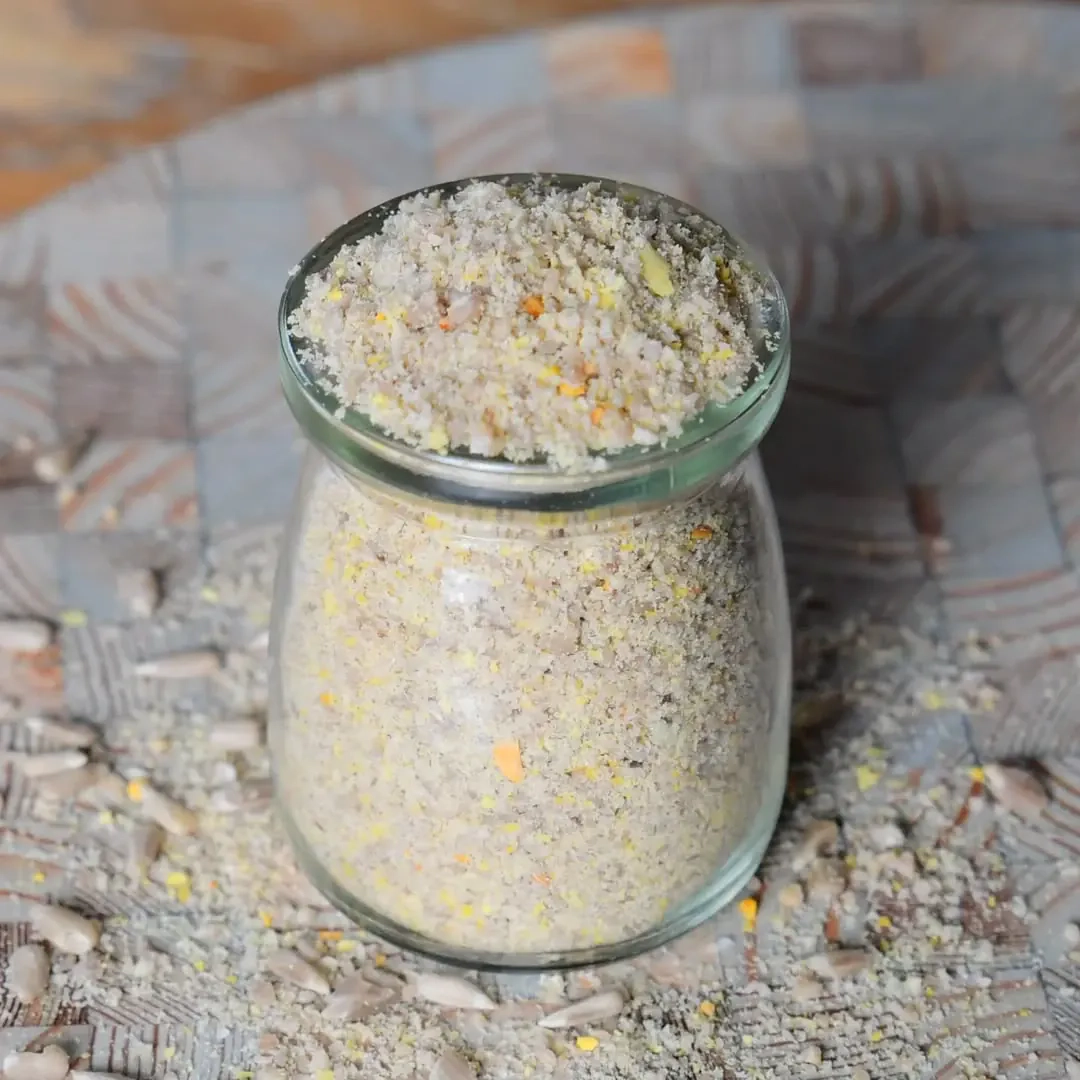 Veganiškas parmezano sūris iš saulėgrąžų