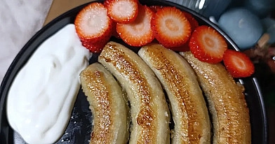 Orkaitėje kepti bananai su medumi