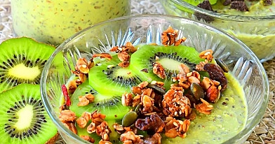 Chia sėklų pudingas su kokosų pienu ir vaisiais