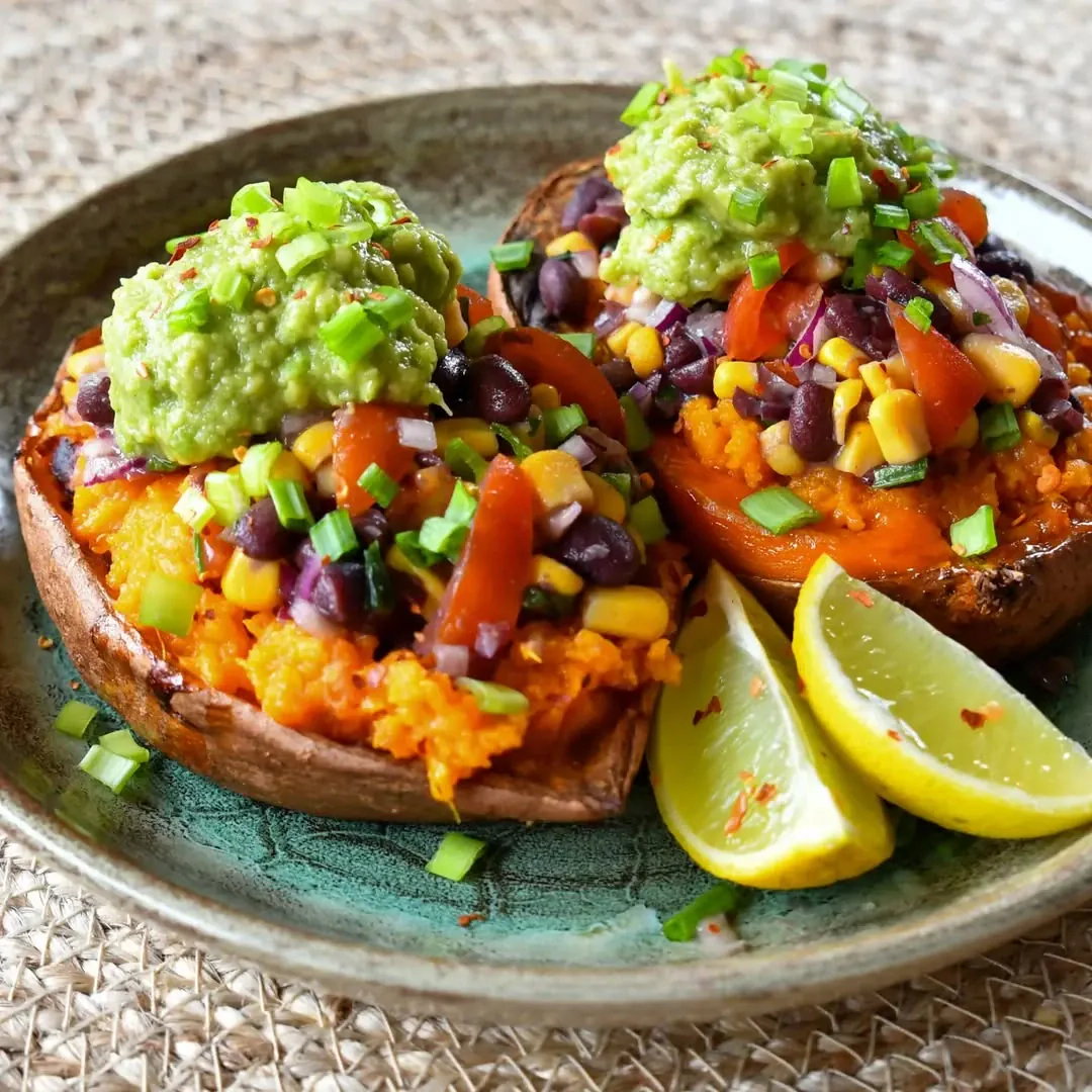 Tacos stiliumi įdarytos saldžiosios bulvės su pupelėmis ir kukurūzais 🌮🥔
