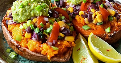 Tacos stiliumi įdarytos saldžiosios bulvės su pupelėmis ir kukurūzais 🌮🥔