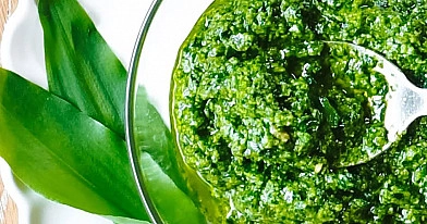 Meškinio česnako pesto padažas - sviestas