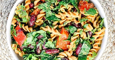 Sočios ir maistingos raudonųjų lęšių makaronų salotos 🥗