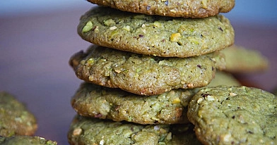 Lengvai padaromi žali sausainiai su matcha milteliais