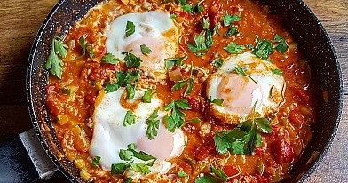 Skaniausia žydiška kiaušinienė be pieno (Shakshuka)