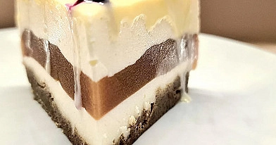 Lengvas mažai kaloringas vaisinis tortas su varške ir želatina be miltų