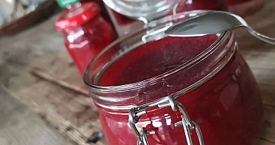 Naminis braškių ir kivių marmeladas - uogienė