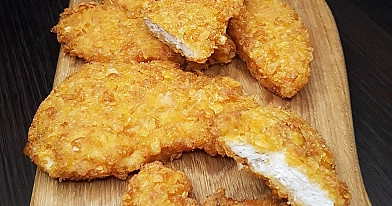 Orkaitėje kepti vištienos krūtinėlės piršteliai su majonezu ir džiūvėsėliais