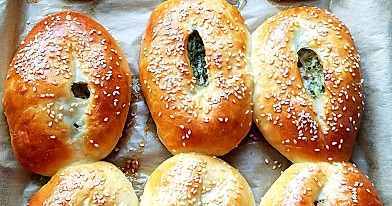 Mielinės bandelės su mėsa, špinatais ir sūriu 😋