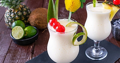 Piña colada (Pinakolada) - romo ir ananasų sulčių kokteilis